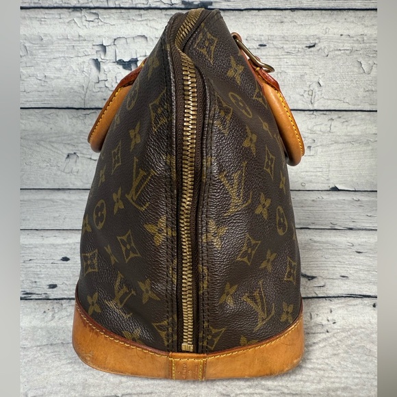 Louis Vuitton Alma Brown Canvas Monogram Leather Handbag - Picture 4 of 16